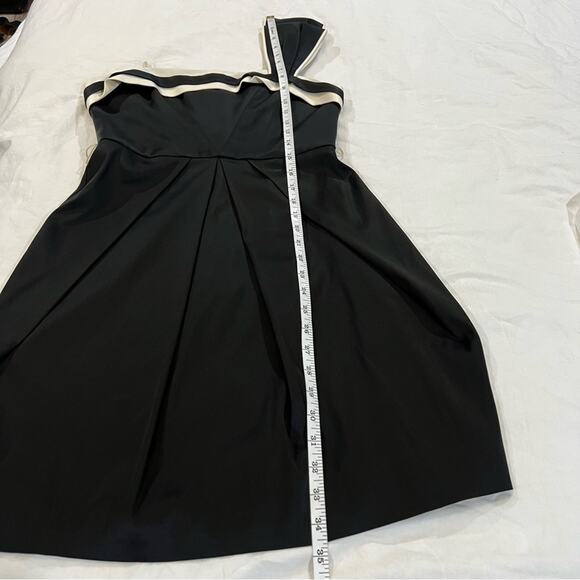 BCBGMaxAzria one Shoulder Mini Dress sz 4 Black and Cream - Picture 13 of 15